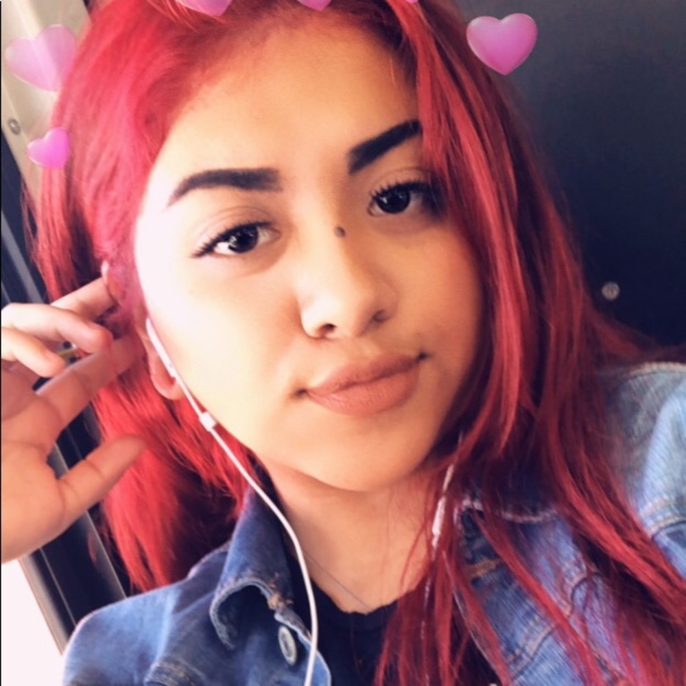 Meet your Posher, Alejandra